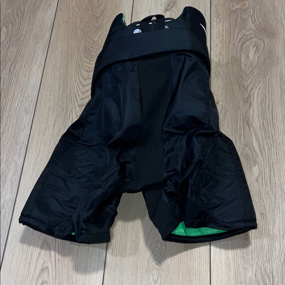 VIC CX2 Hockey Pants, Junior, Black/Green - Picture 10 of 12